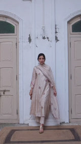 Cream Raw Silk Salwar Suit With Organza Dupatta