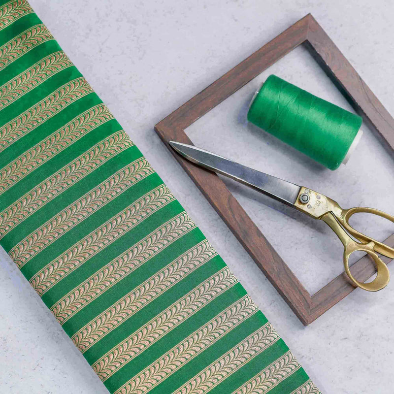 Green Leaf Pattern Woven Zari Banarasi Fabric